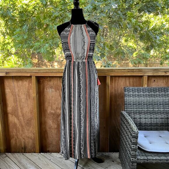 THML Black And White Printed Boho Maxi Dress Size M - Picture 1 of 12